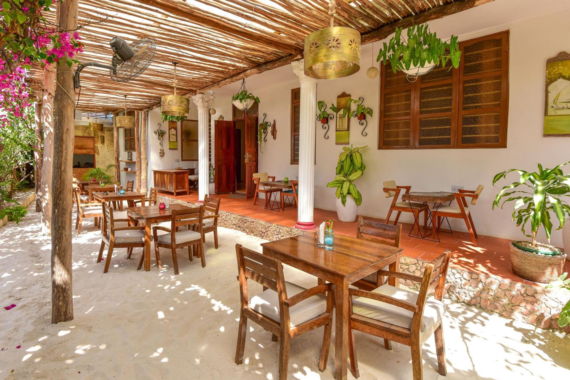 Barabara House Bed & Breakfast Jambiani  Exterior photo