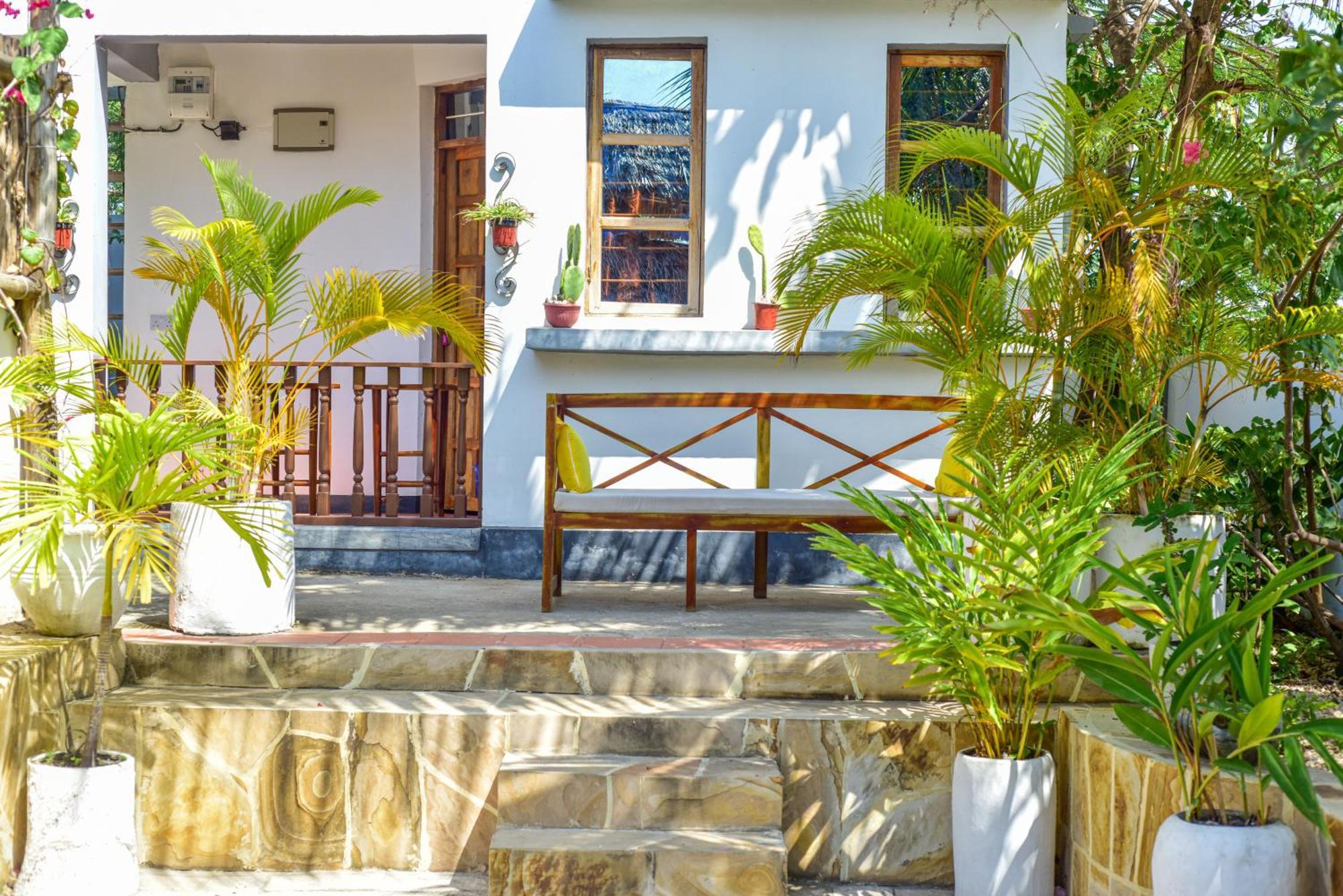 Barabara House Bed & Breakfast Jambiani  Exterior photo