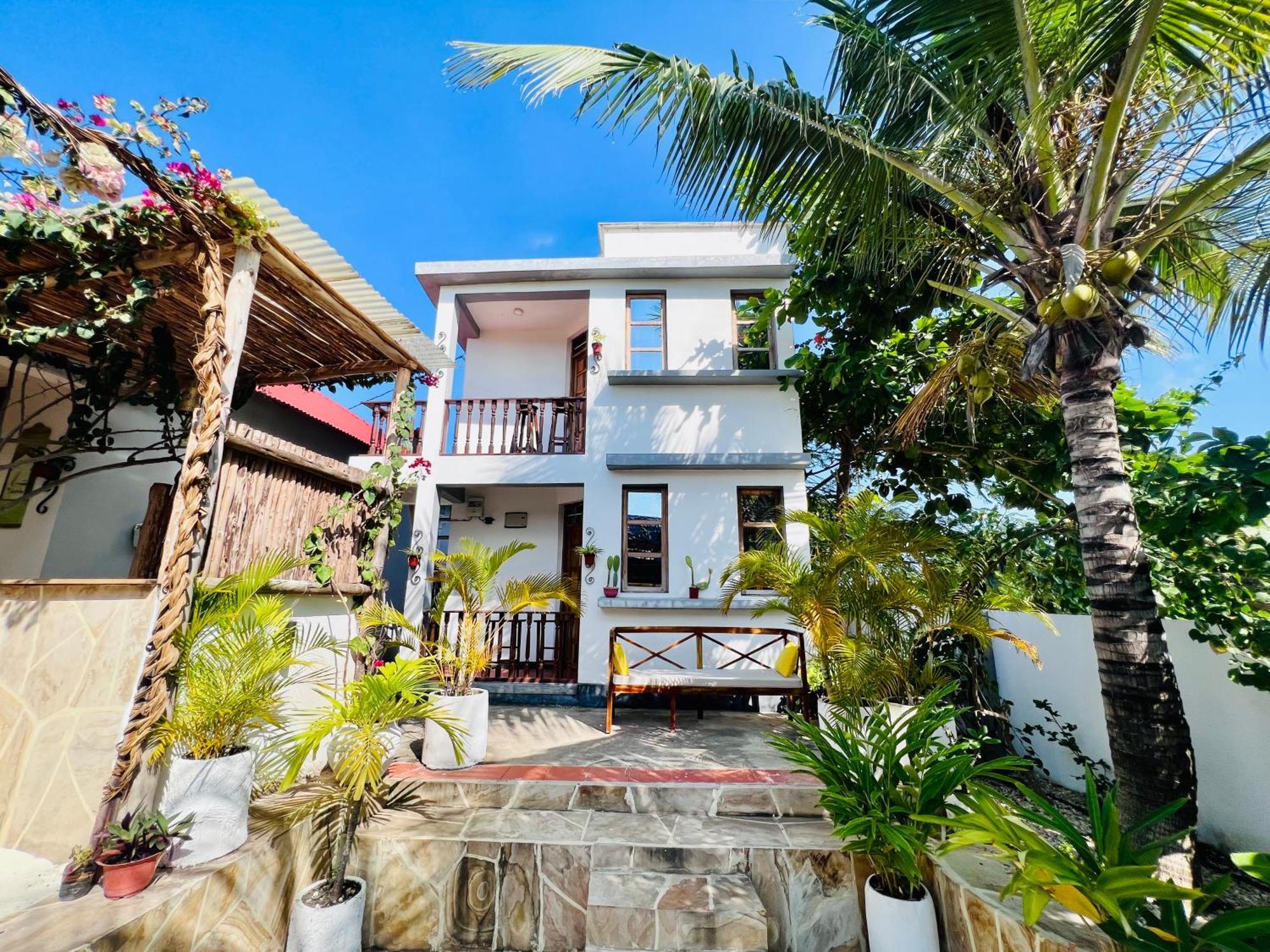 Barabara House Bed & Breakfast Jambiani  Exterior photo